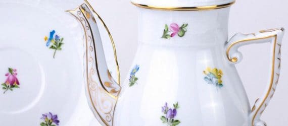 herend-milles-fleurs herend decoro mille fiori piccoli fiori colorati decorati a mano su porcellana