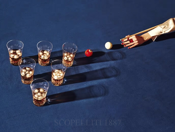 Bicchieri da whisky Baccarat in cristallo pregiato, dal design raffinato e luminoso. Perfetti per degustare il whisky con eleganza e stile.