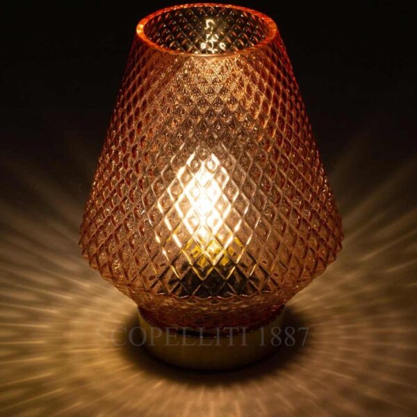 emò italia marrakesh lampada da tavolo cipria accesa